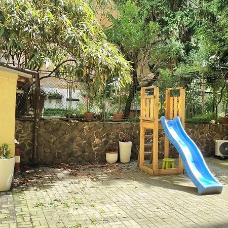 Spacious Apartment In City Center Pozsony Kültér fotó
