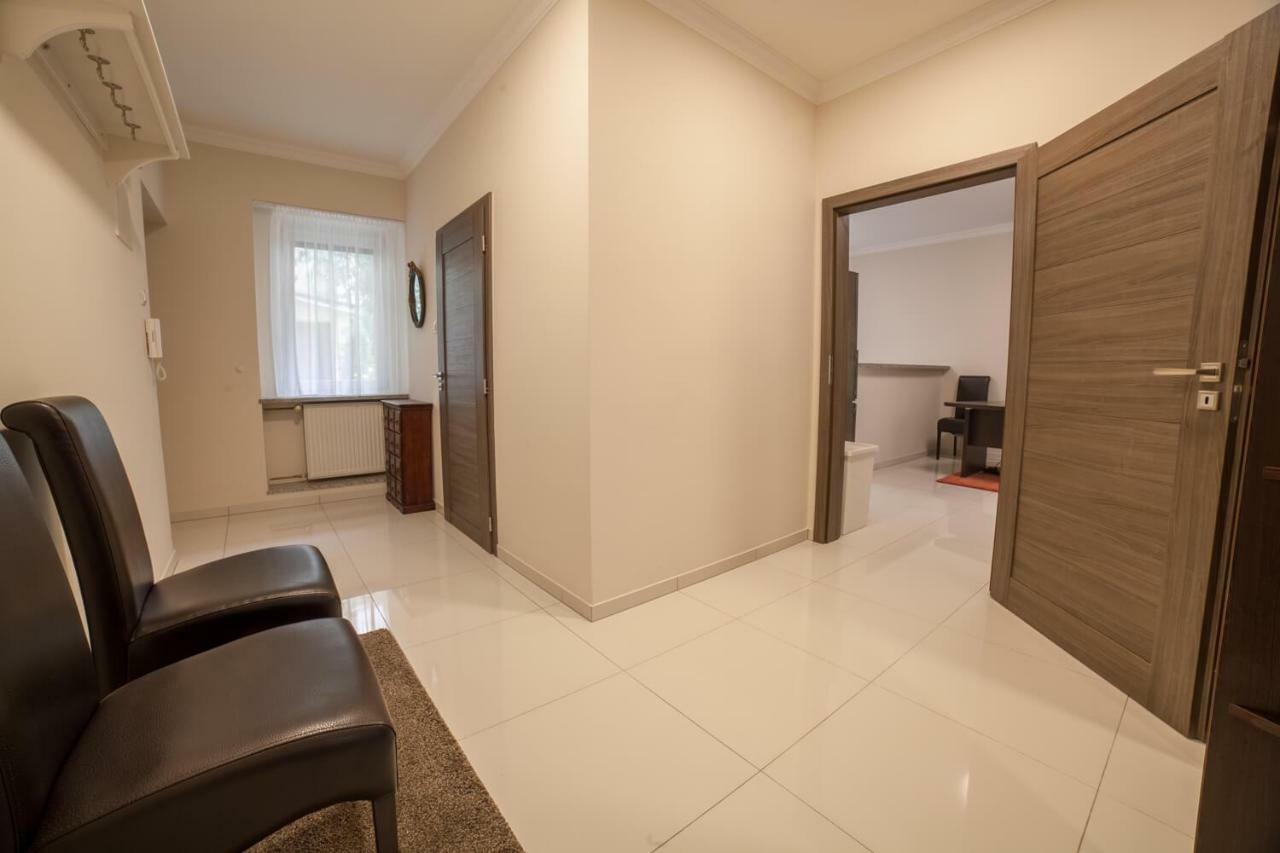 Spacious Apartment In City Center Pozsony Kültér fotó